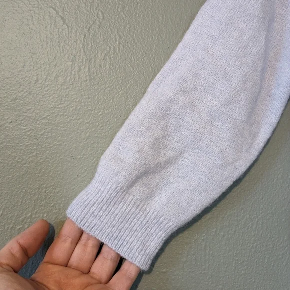 Chelsea 28 Baby Blue Wool Blend Cropped V Neck Sweater Size L - Picture 3 of 8